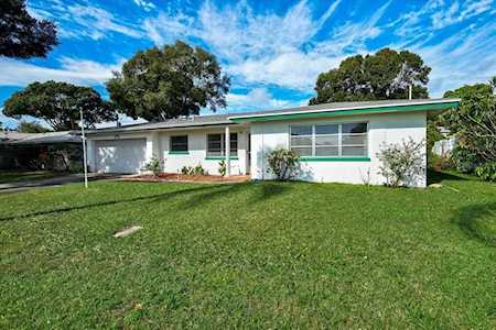13925 Barbados Dr Seminole, FL 33776