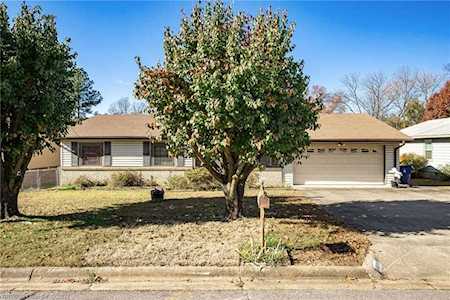 2211 N 57th Ln Fort Smith, AR 72904