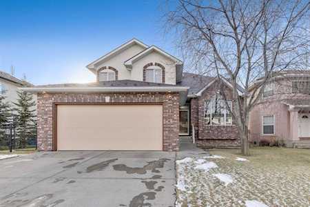 106 Hampstead Circle NW Calgary, AB T3A 5P1