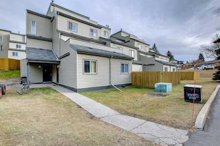 1540 29 St NW #901 Calgary, AB T2N 4M1