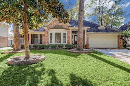 2911 Maple Bend Dr Kingwood, TX 77345