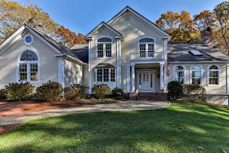 81 Clam Shell Point Lane Barnstable, MA 02635