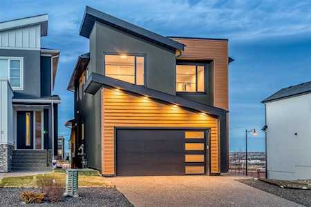 16 Coulee Crescent SW Calgary, AB T3H 6B9