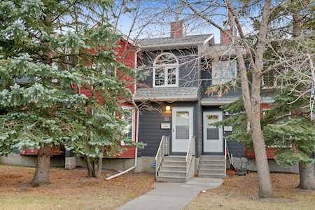 52 Abberfield Ct NE Calgary, AB T2A 7N4