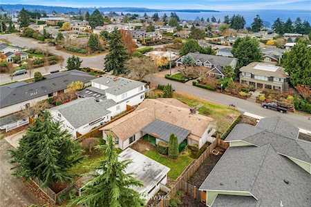 614 16th Ave W Kirkland, WA 98033