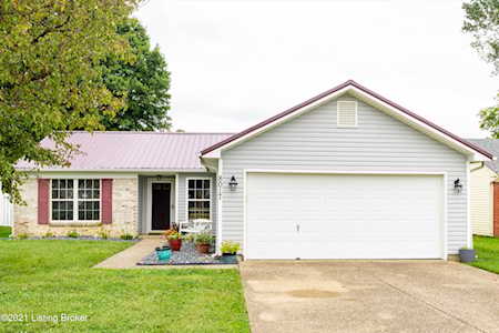 8017 Kenhurst Dr Louisville, KY 40258