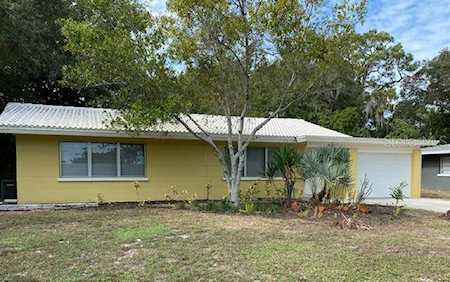 4611 Leeta Ln Sarasota, FL 34234