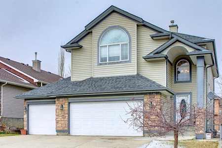 16 Elkton Place SW Calgary, AB T3H 4Y8