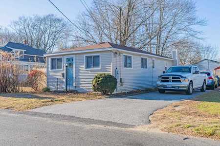 31 Fuller St Warwick, RI 02889