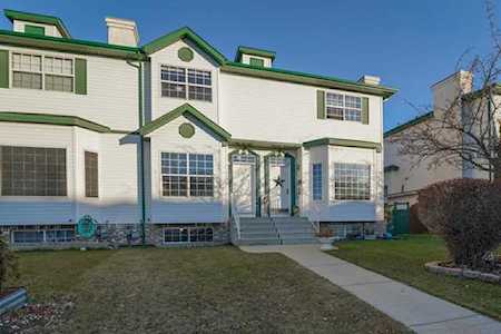 9 Amer Close Red Deer, AB T4R 2S3