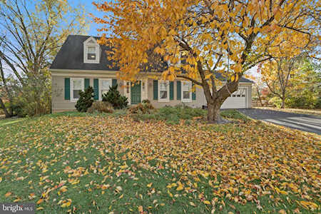 13603 White Barn Ln Herndon, VA 20171
