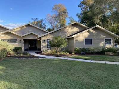 2850 Berwick Dr Tarpon Springs, FL 34688