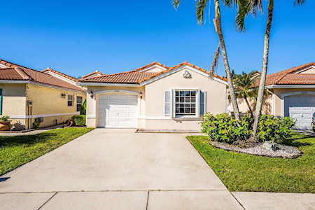 7081 Burgess Drive Lake Worth Beach, FL 33467