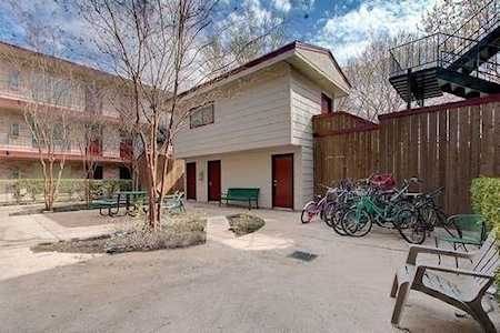 2207 Leon ST #107 Austin, TX 78705