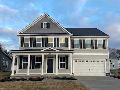 306 Wales Ln Suffolk, VA 23435