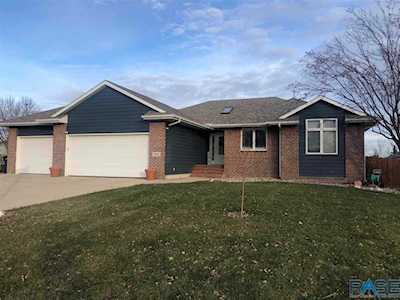 316 S Country Club Ave Brandon, SD 57005