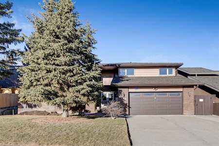 3544 Oakwood Dr SW Calgary, AB T2V 4N3