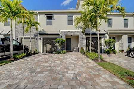 8821 Via Mar Rosso Lake Worth Beach, FL 33467