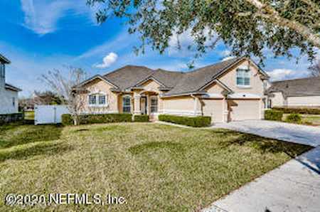 6327 Green Myrtle Dr Jacksonville, FL 32258
