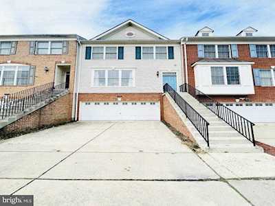 25246 Mcintyre Square Chantilly, VA 20152
