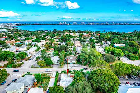 411 S Federal Highway Lake Worth Beach, FL 33460