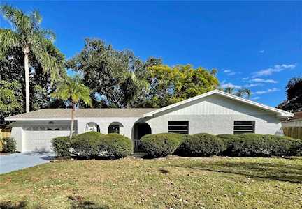 1511 Sandalwood Dr Dunedin, FL 34698