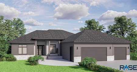 2200 S Galena Ct Sioux Falls, SD 57110