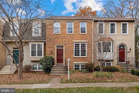 12230 Apple Orchard Ct Fairfax, VA 22033