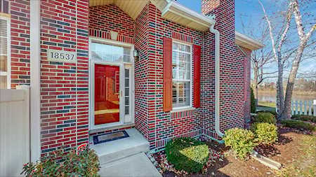 18537 Dearborn Ct Tinley Park, IL 60477