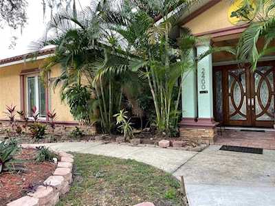 2400 Sherwood Ln Clearwater, FL 33764