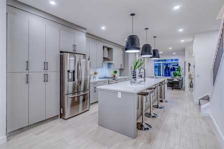 8140 Bowness Rd NW Calgary, AB T3B 0H6