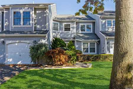 132 N Lakebridge Drive Kings Park, NY 11754
