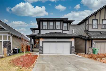 10 Cranbrook Circle SE Calgary, AB T3M 2L9