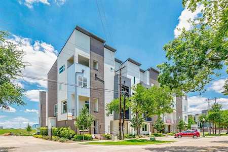 381 E Greenbriar Lane #902 Dallas, TX 75203
