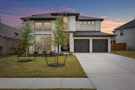 317 Avendita LN Liberty Hill, TX 78642