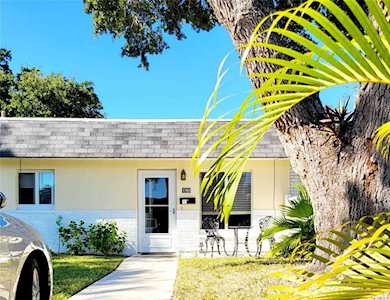 186 Sky Loch Dr W Dunedin, FL 34698