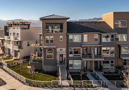 5294 W Rain Lily Dr South Jordan, UT 84009