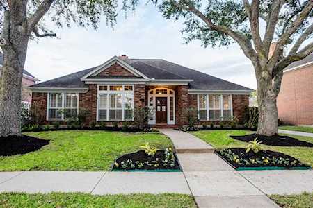 4822 Whitby Circle Sugar Land, TX 77479