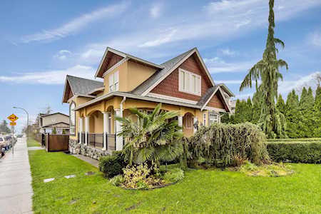 15592 Russell Avenue White Rock, BC V4B 2S8