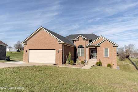 152 Buckingham Ct Taylorsville, KY 40071