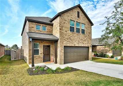 226 Thornless CIR Buda, TX 78610