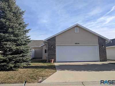 4504 E 49Th St Sioux Falls, SD 57110
