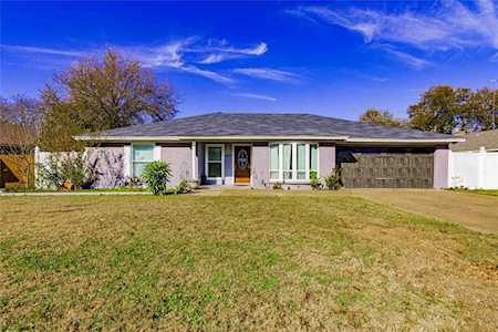 1817 Timbercreek Road Benbrook, TX 76126