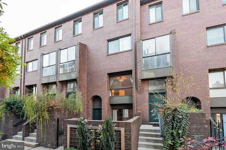 2201 Arch St #106 Philadelphia, PA 19103