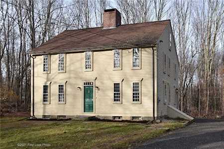 207 Rocky Hill Rd Scituate, RI 02857