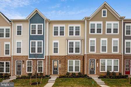 6724 Upland Manor Dr Gainesville, VA 20155
