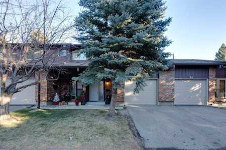 2323 Oakmoor Dr SW #47 Calgary, AB T2V 4T2