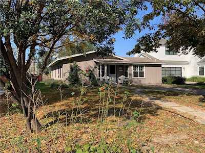 7504 Saint Cecelia ST Austin, TX 78757