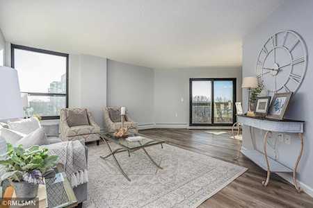 6615 Lake Shore Drive S #807 Richfield, MN 55423