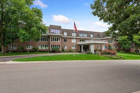 6105 Eden Prairie Road #A15 Edina, MN 55436